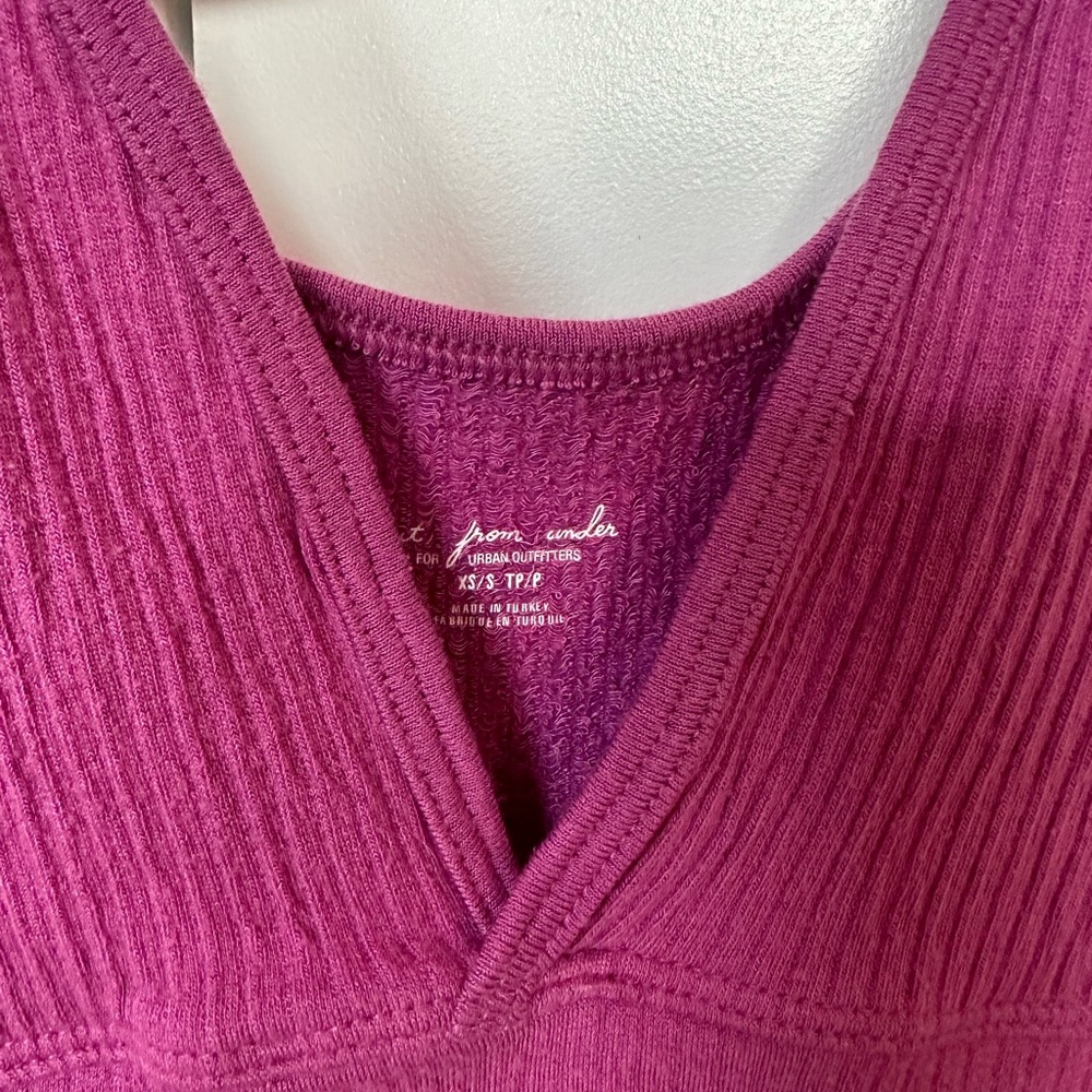 Crop top - Picture 2 of 3